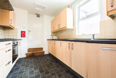 6 bed house, Hazelwood Avenue, Jesmond, Newcastle, NE23HU - Image 2